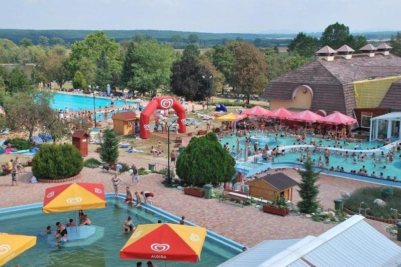 Apartament Ad-Lak Dombóvár Zewnętrze zdjęcie